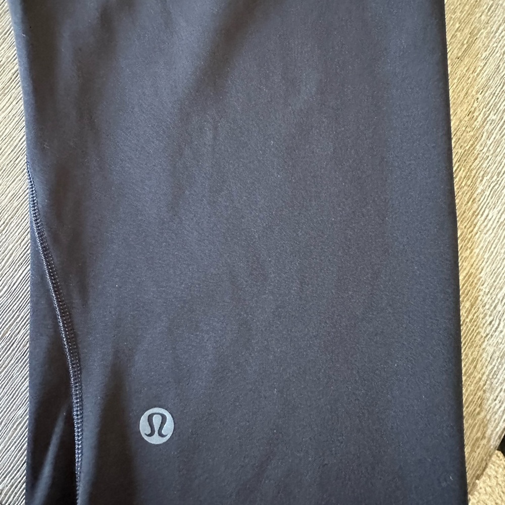 Worn Once Lululemon Base Pace Cropped 17” Leggings Size 12 - Picture 5 of 5